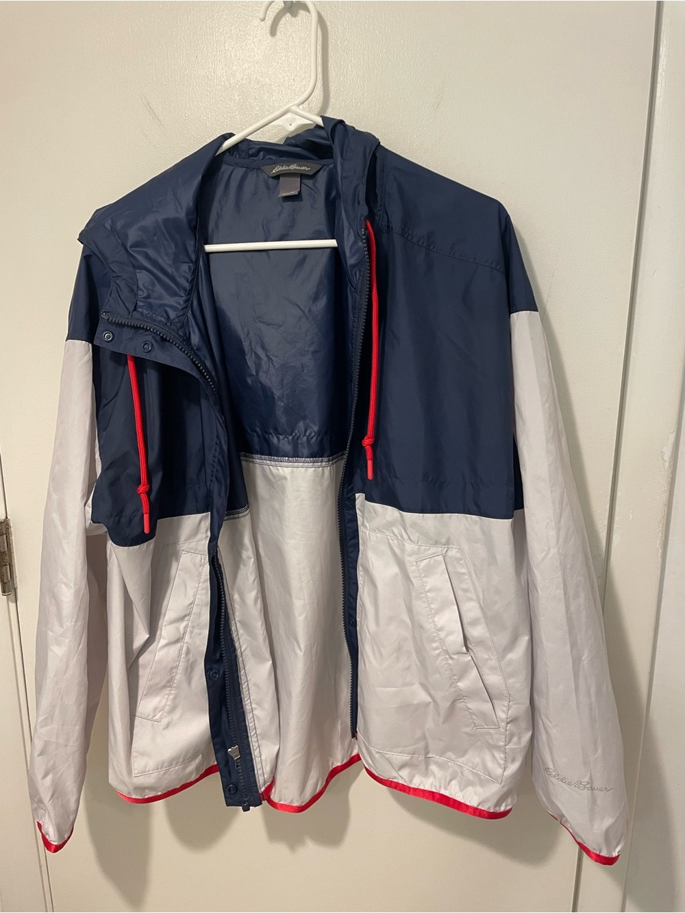 Eddie Bauer women’s Navy & White Lightweight Windbreaker colorblock hooded XL